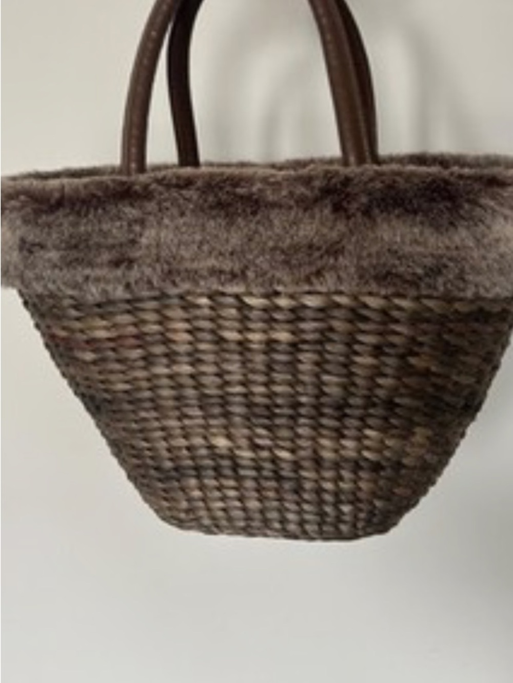 Bath Body Works Tote Bag Brown Wicker Rattan Faux Fur Spacious Interior Lined